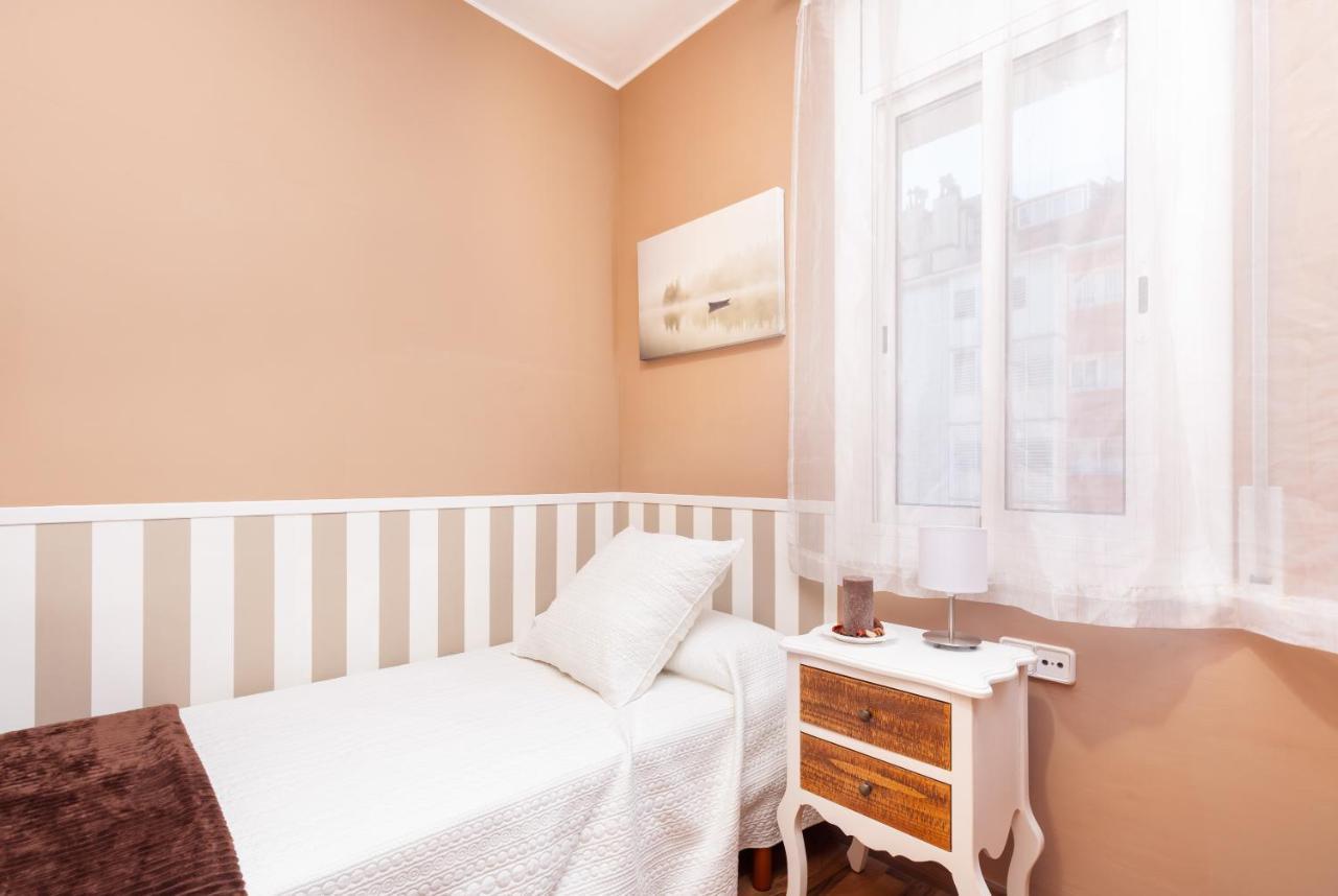 Апартаменты Click&Flat Fira Gran Via Оспиталет-де-Льобрегат Экстерьер фото